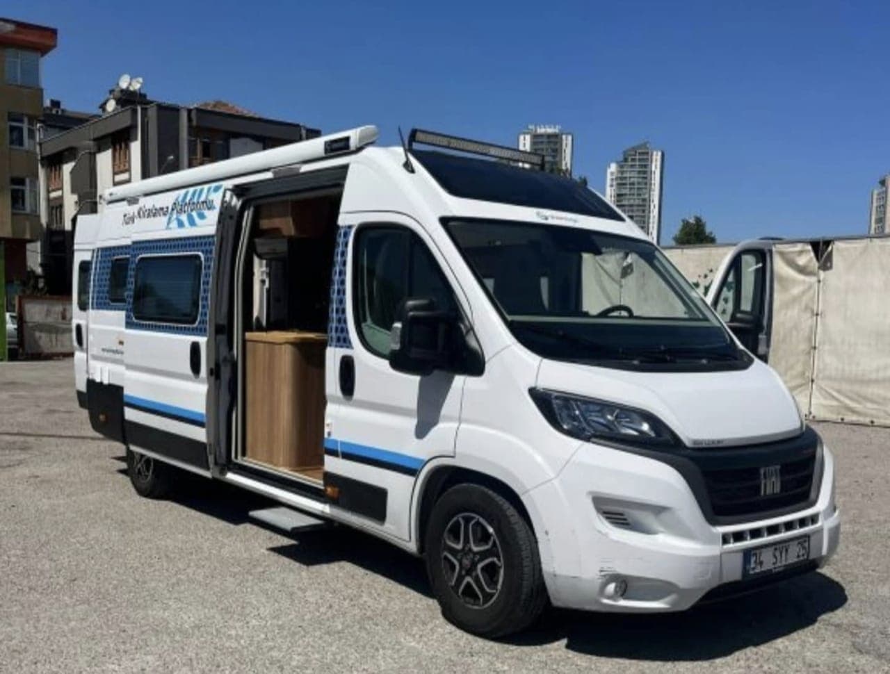 ZEUS 4 KİŞİLİK KARAVAN