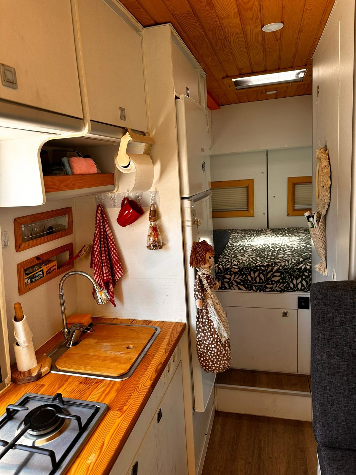 REVERIE 4-PERSON CARAVAN - 3
